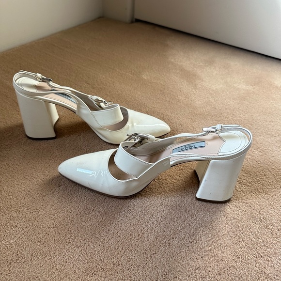 PRADA white patent point toe Mary Janes sz 37.5. TIMELESS!! - Picture 3 of 8